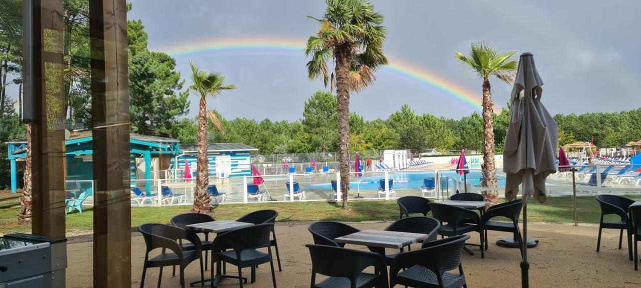 Mobilhome 2 Ch,1 Salon 40M2 De Charme Dans Camping *** Saint-Julien-en-Born Exterior foto